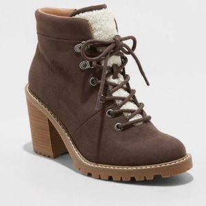 Universal Thread Tipper Brown Fur Fleece Lace Up Heeled Boots